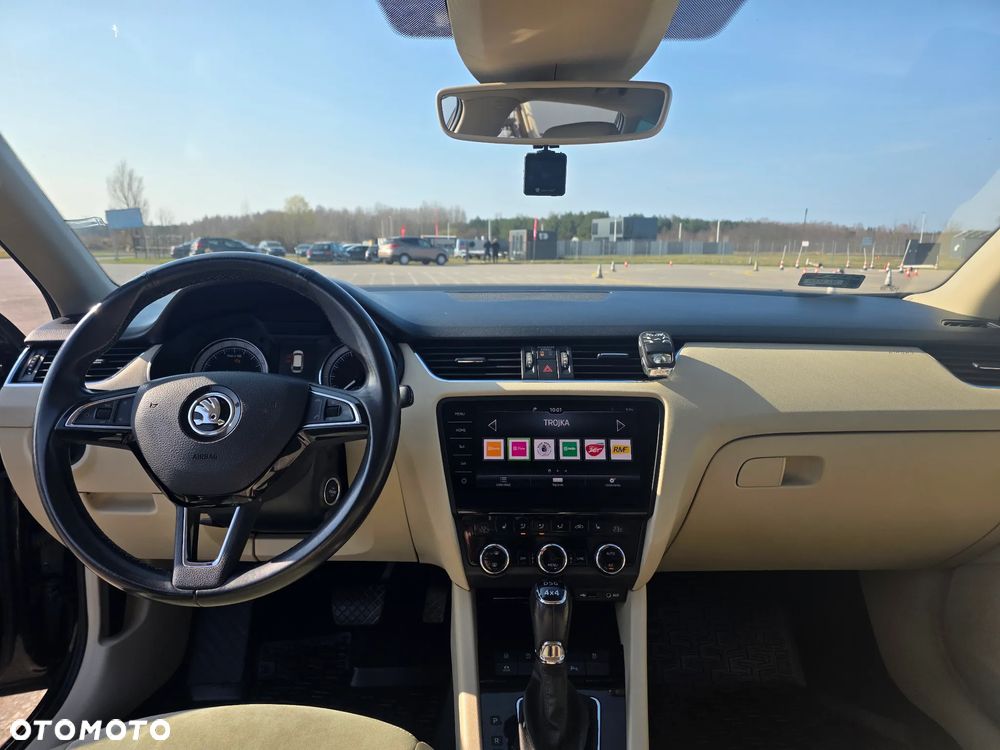 Skoda Octavia 2.0 TDI 4x4 Style DSG - 11