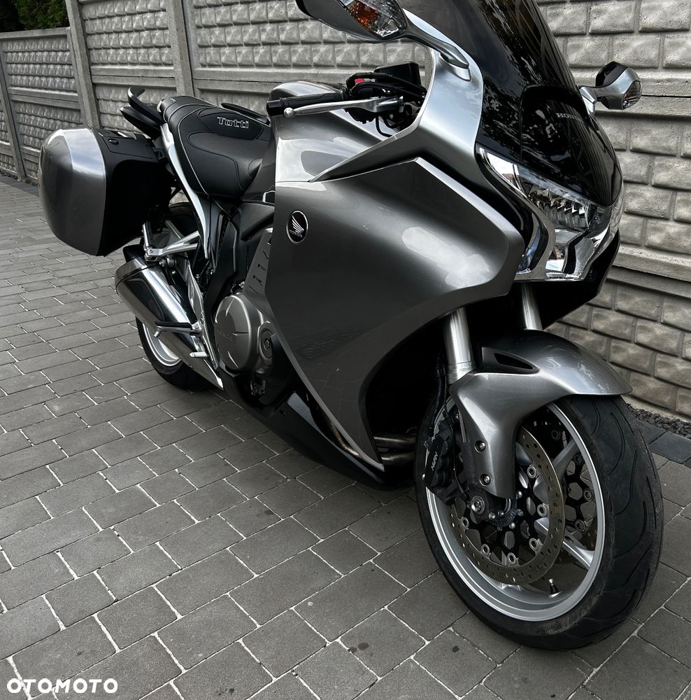 Honda VFR - 1