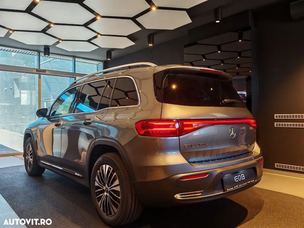 Mercedes-Benz EQB 250+ - 11