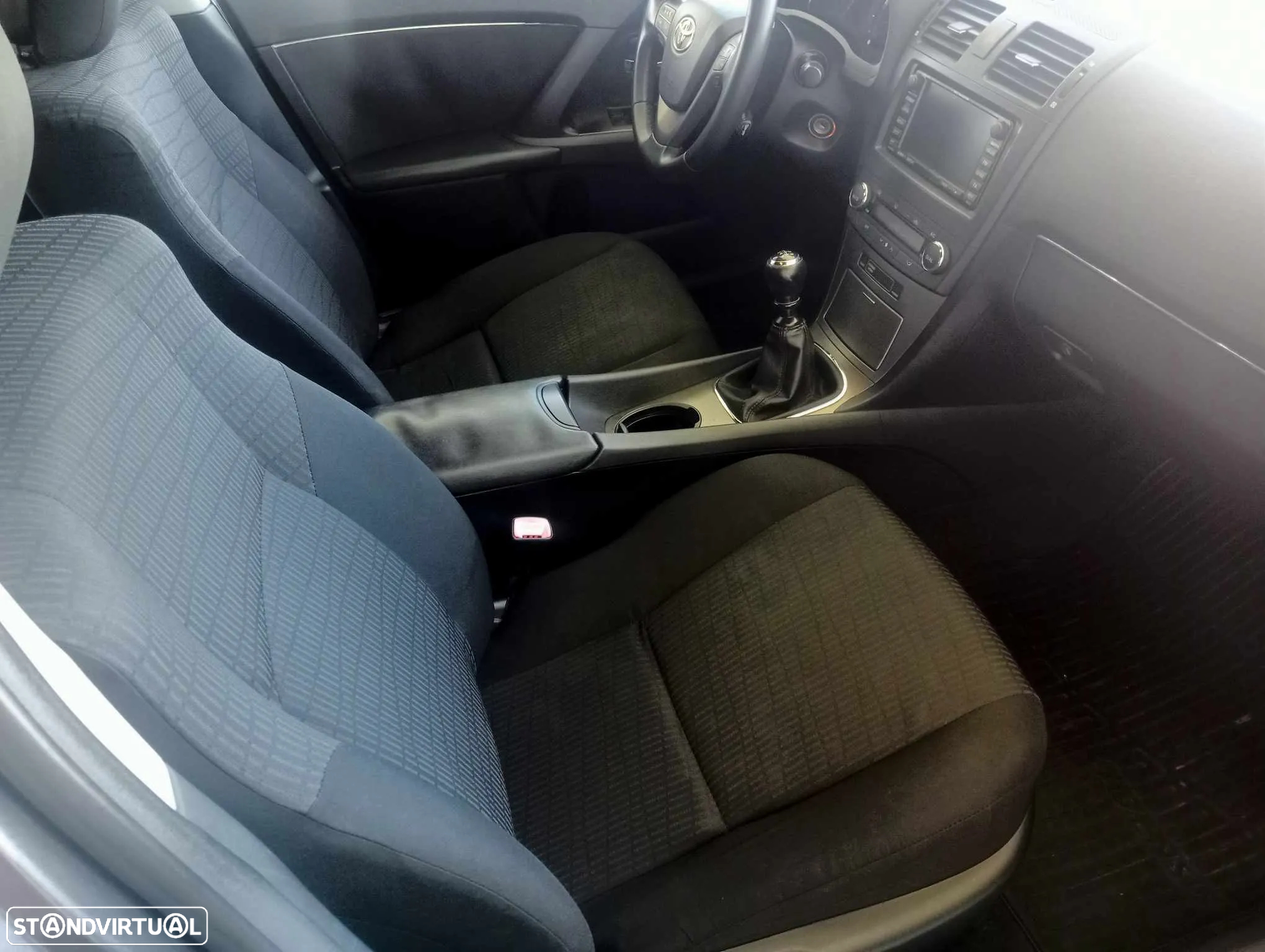 Toyota Avensis SW 2.0 D-4D GPS - 10