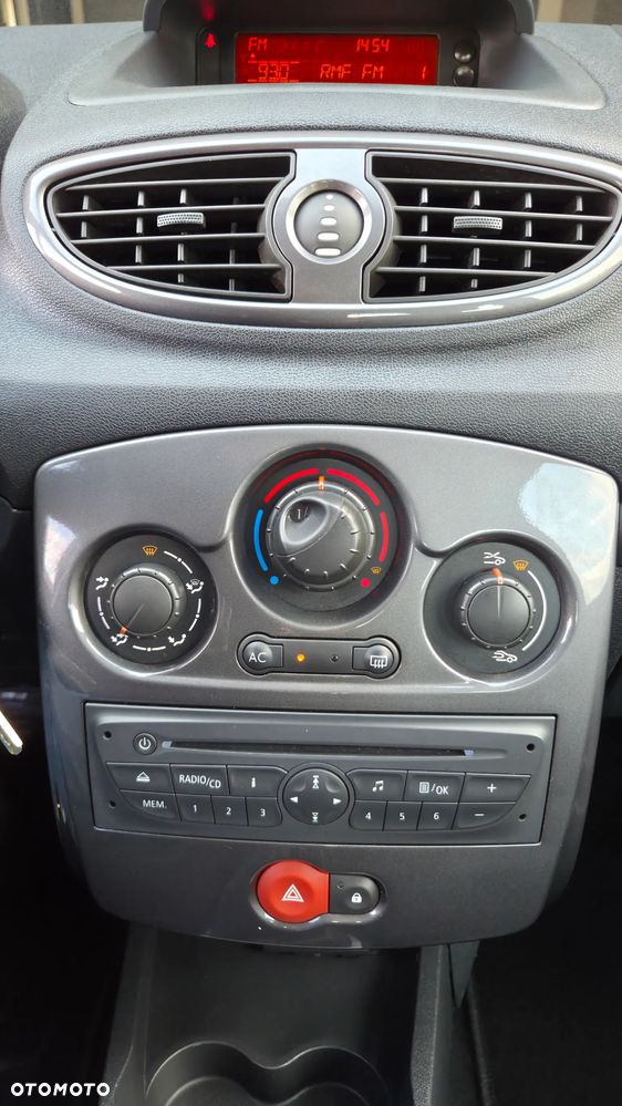 Renault Clio 1.2 16V 75 Collection - 26