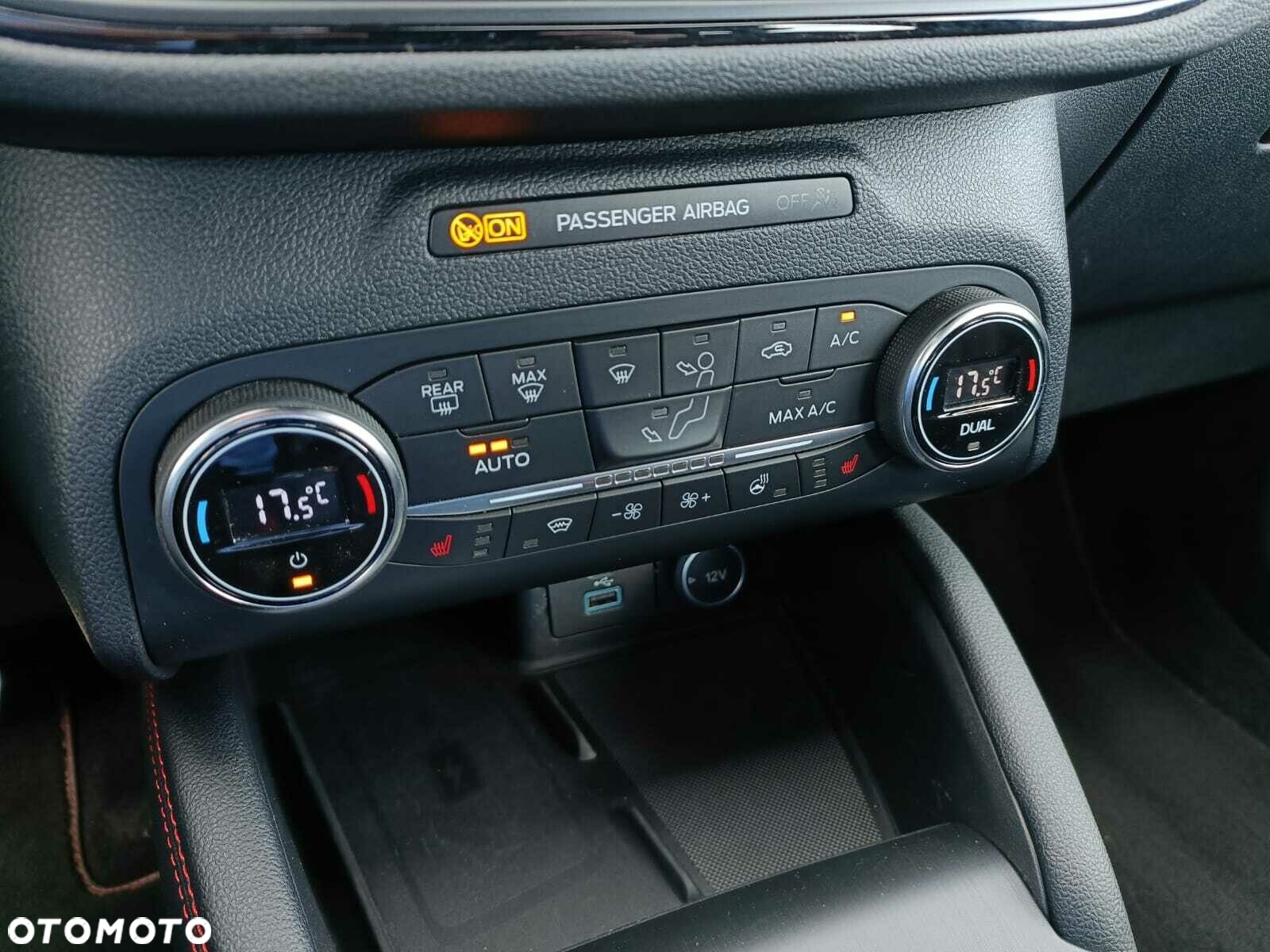 Ford Kuga - 21