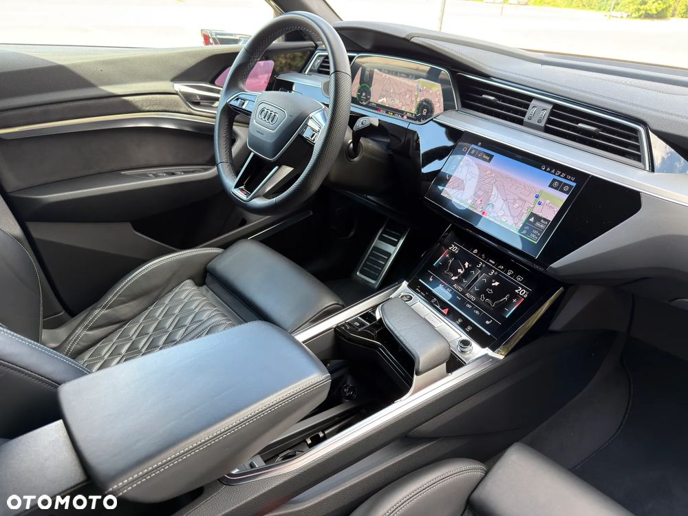 Audi Q8 Sportback e-tron 55 quattro S line - 12