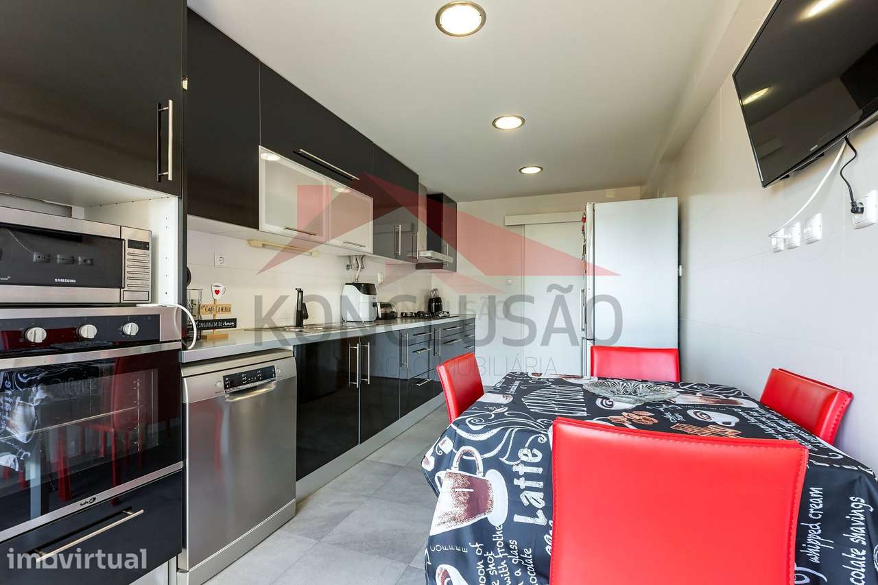 Apartamento vista Rio, Remodelado, garagem, arrecadação e excel... - Grande imagem: 2/24