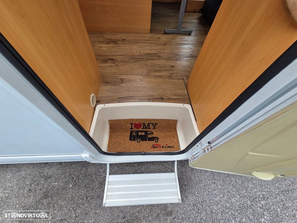 Pilote Aventura 730G Cama Central Frigo Grande - 11