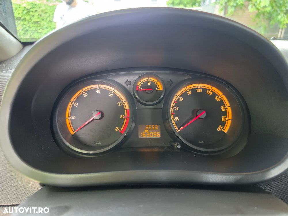 Opel Corsa 1.2i Cosmo - 6