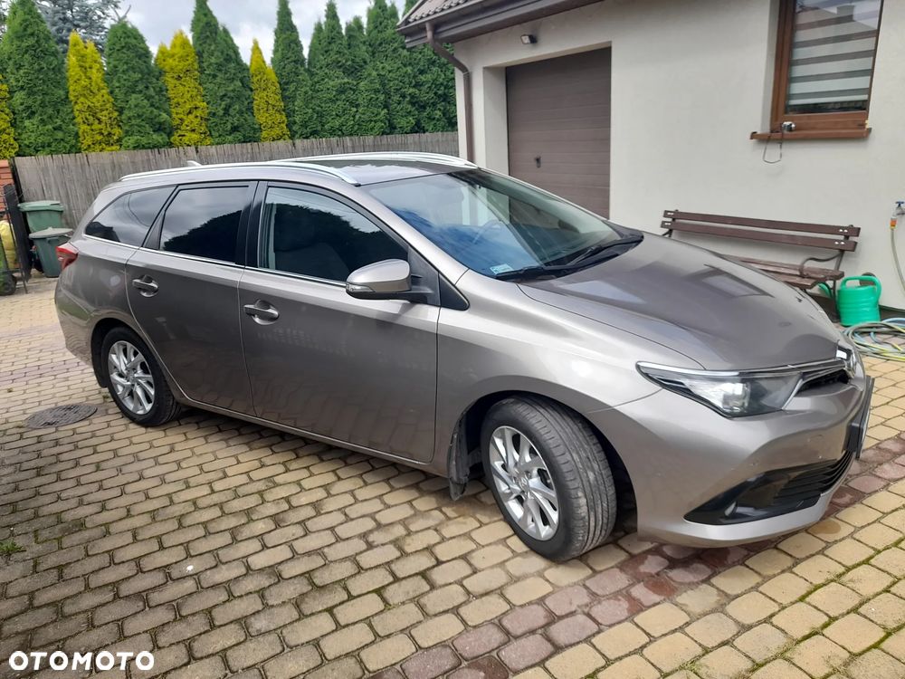 Toyota Auris 1.6 Premium Comfort - 10