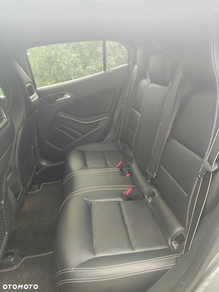 Mercedes-Benz GLA 200 7G-DCT Edition 1 - 13
