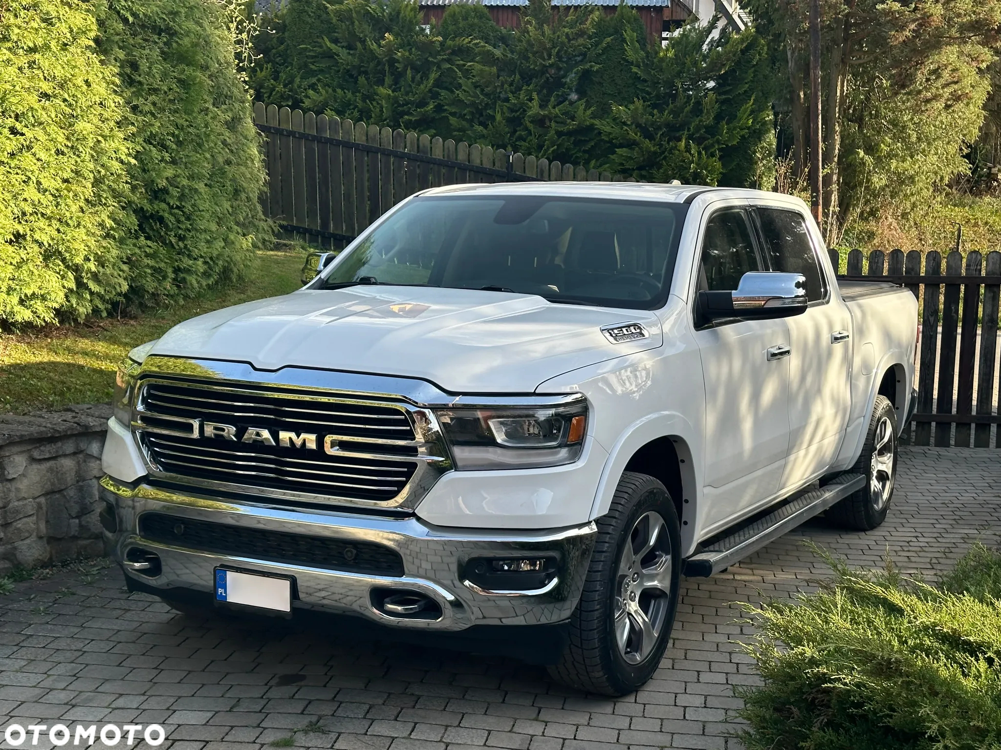 RAM 1500 Crew Cab Laramie - 2