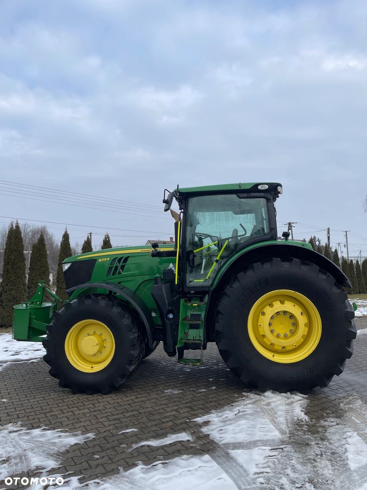 John Deere 6215R - 6