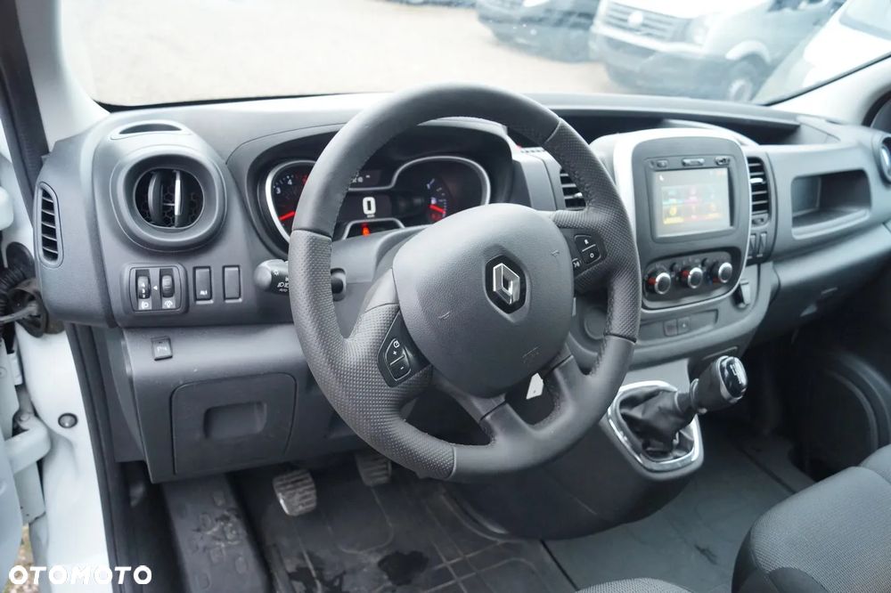 Renault Trafic - 15