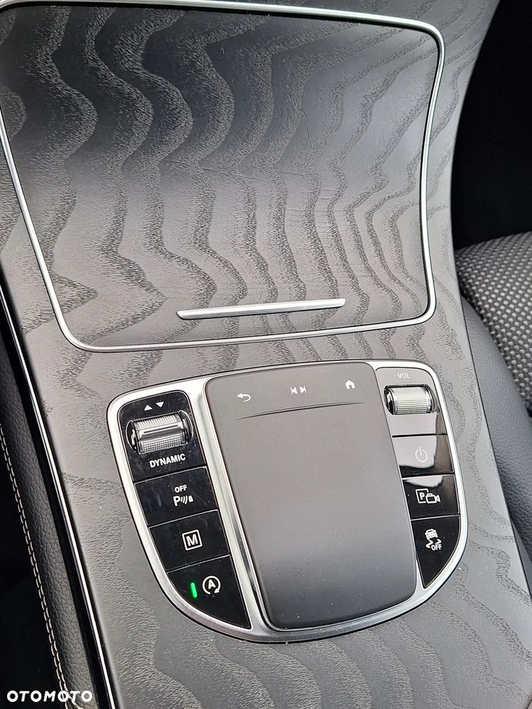 Mercedes-Benz GLC 200 - 13