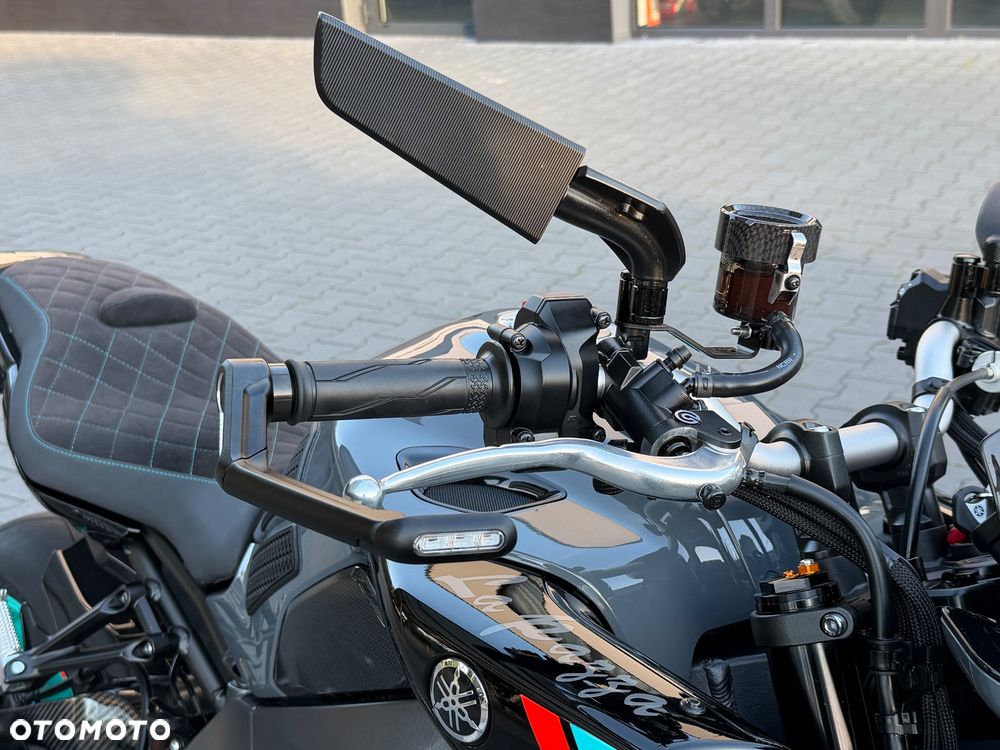 Yamaha MT - 18