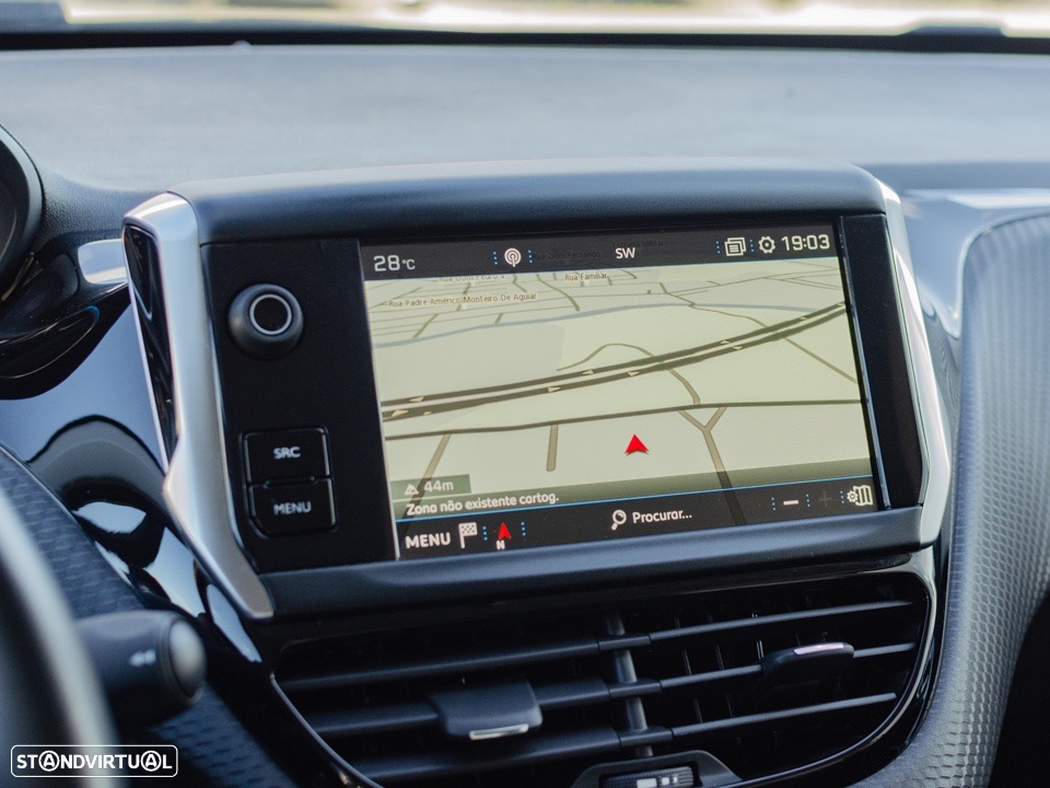 Peugeot 2008 1.2 PureTech Allure EAT6 - 22