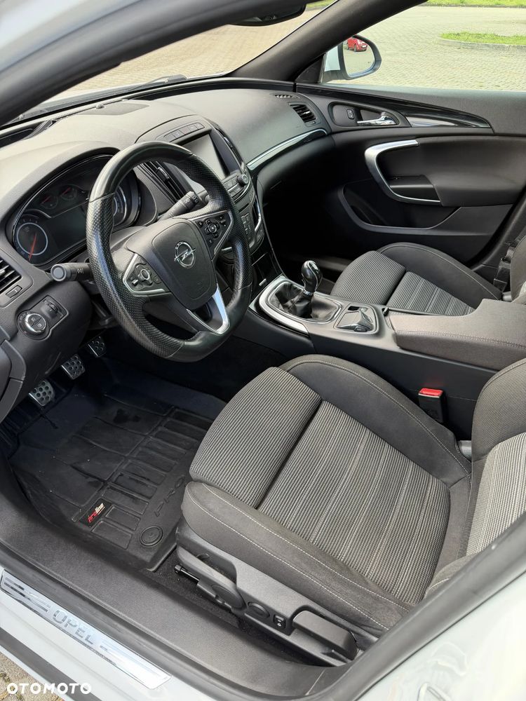 Opel Insignia - 15