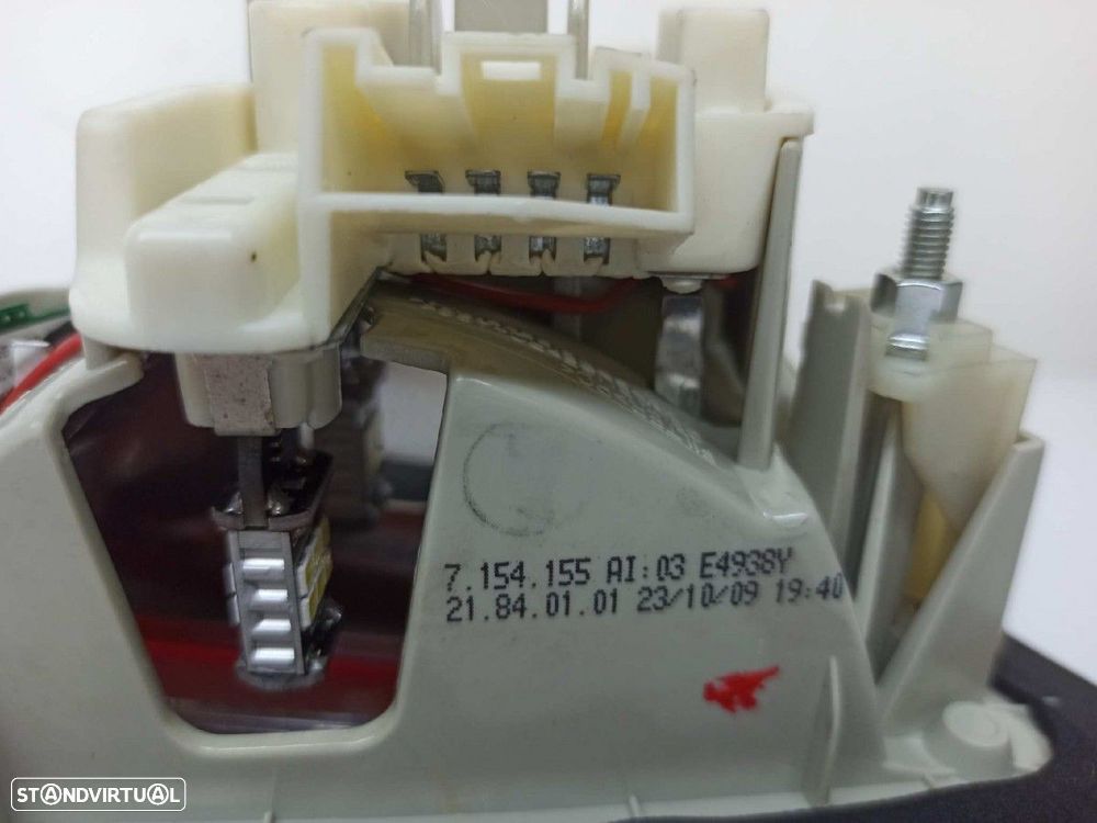 FAROLIM TRASEIRO DIREITO BMW SERIE 3 BERLINA (E90) 320D - 6