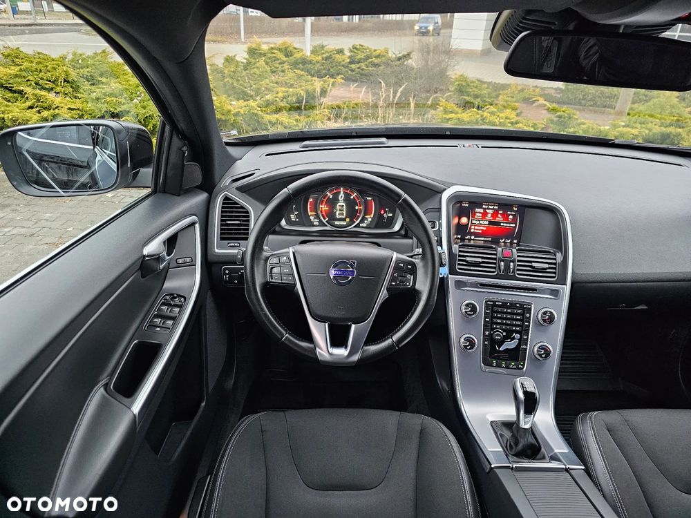 Volvo XC 60 D4 Momentum - 23
