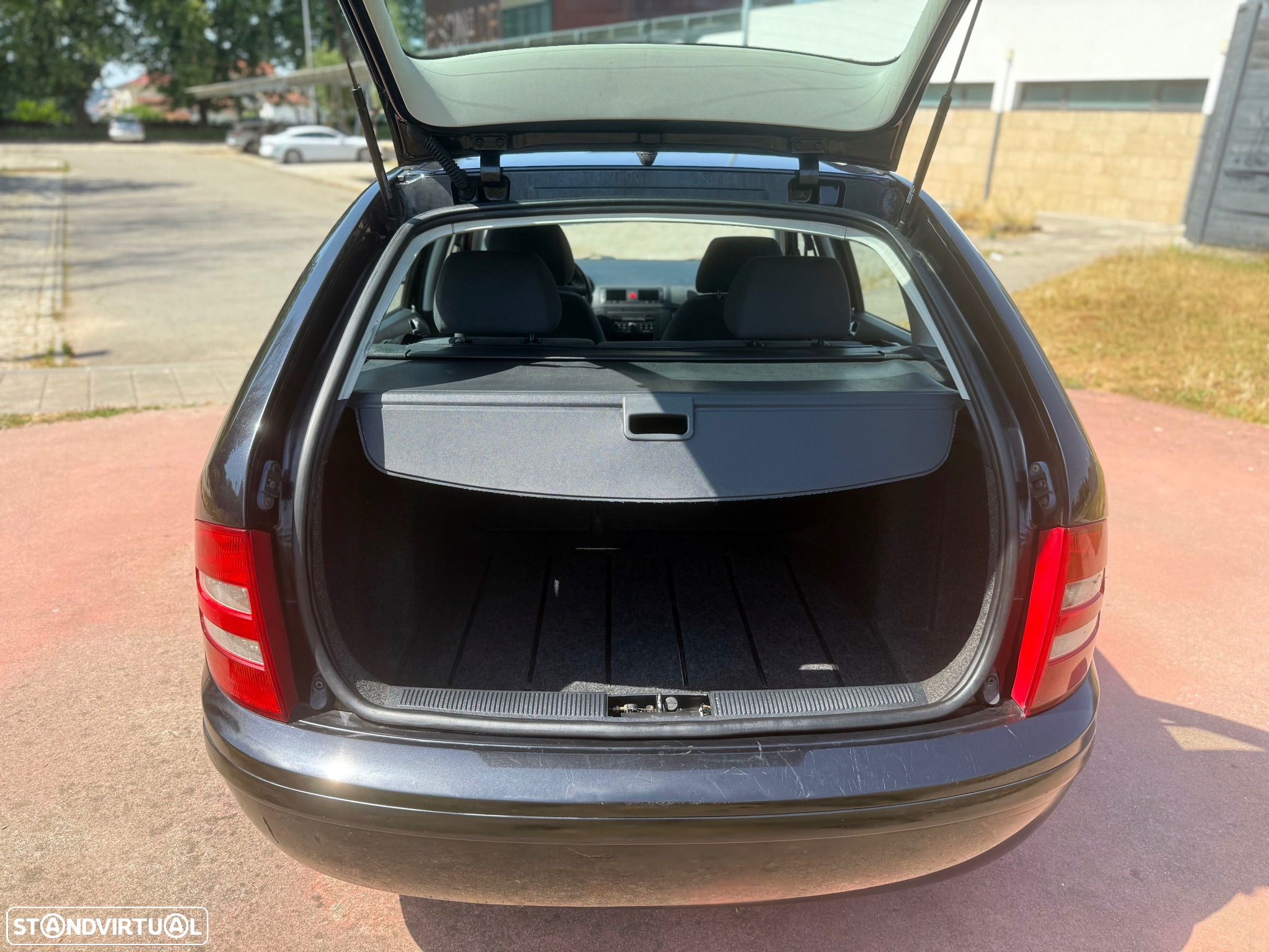 Skoda Fabia Break 1.4 Attractive AC - 17