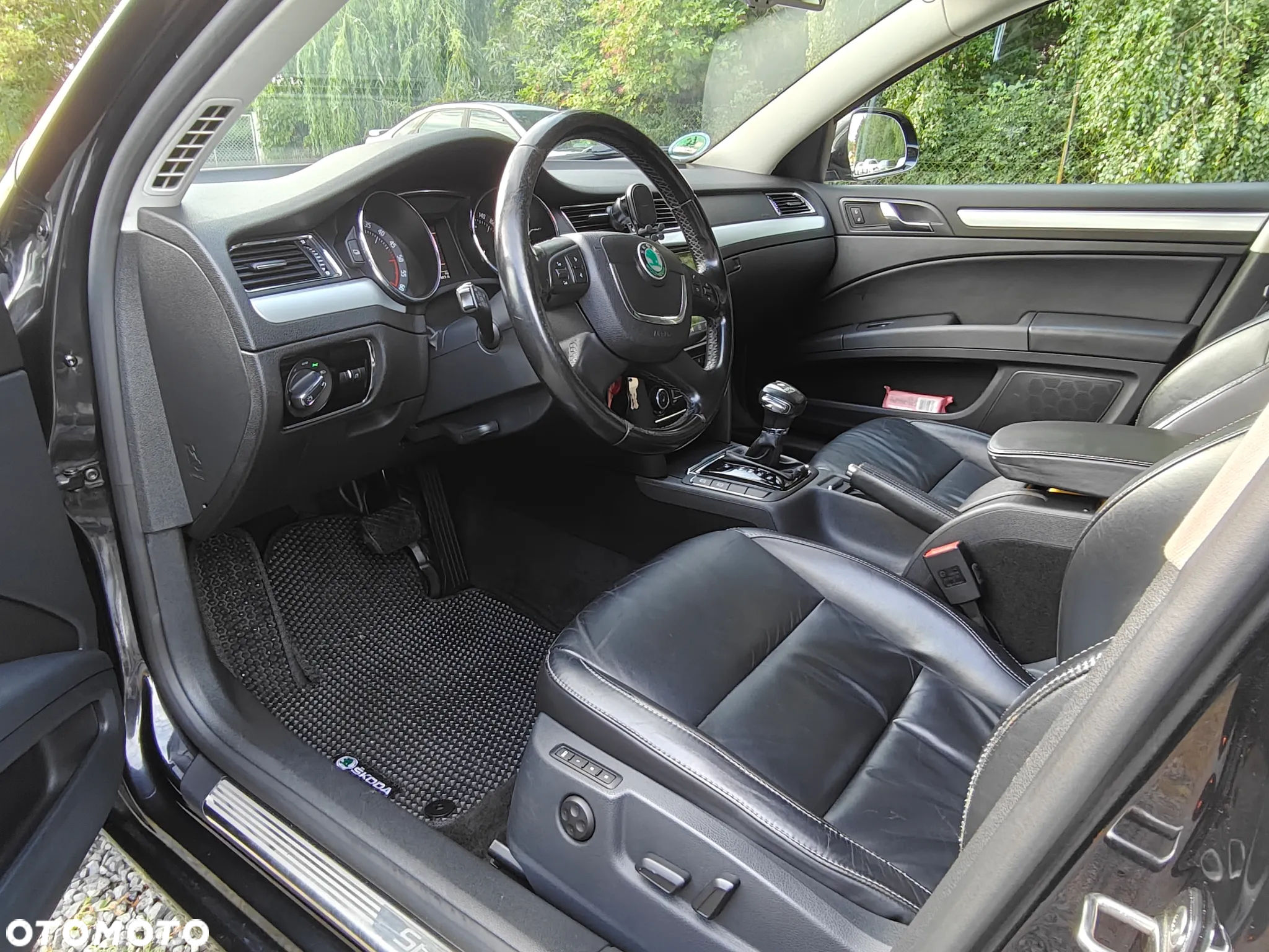 Skoda Superb 2.0 TDI Elegance DSG - 23