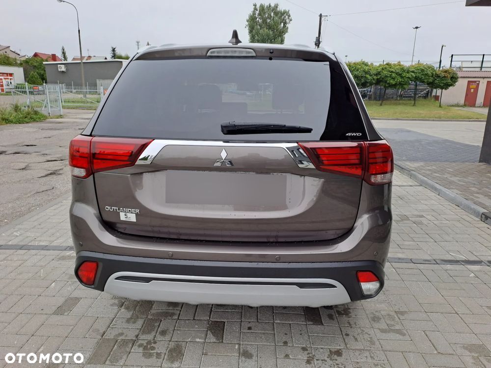 Mitsubishi Outlander 2.0 Intense + 4WD CVT - 7