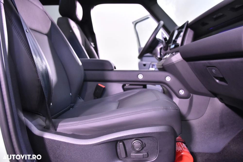 Land Rover Defender - 11