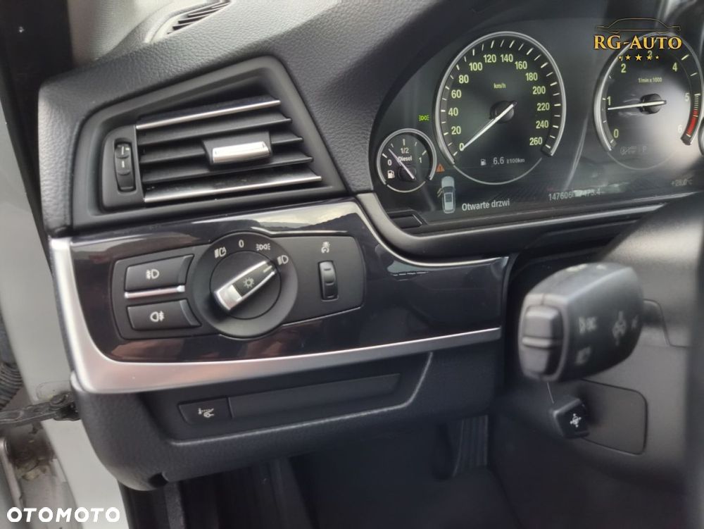 BMW Seria 5 525d xDrive Luxury Line - 33