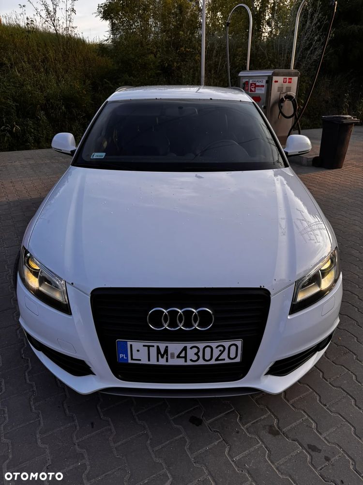 Audi A3 Sportback - 2