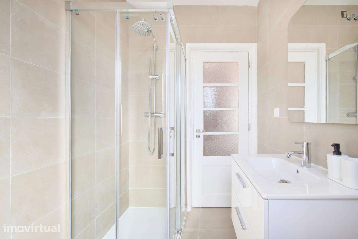 Quarto - localizado em São Sebastião Lisbon - Grande imagem: 4/36