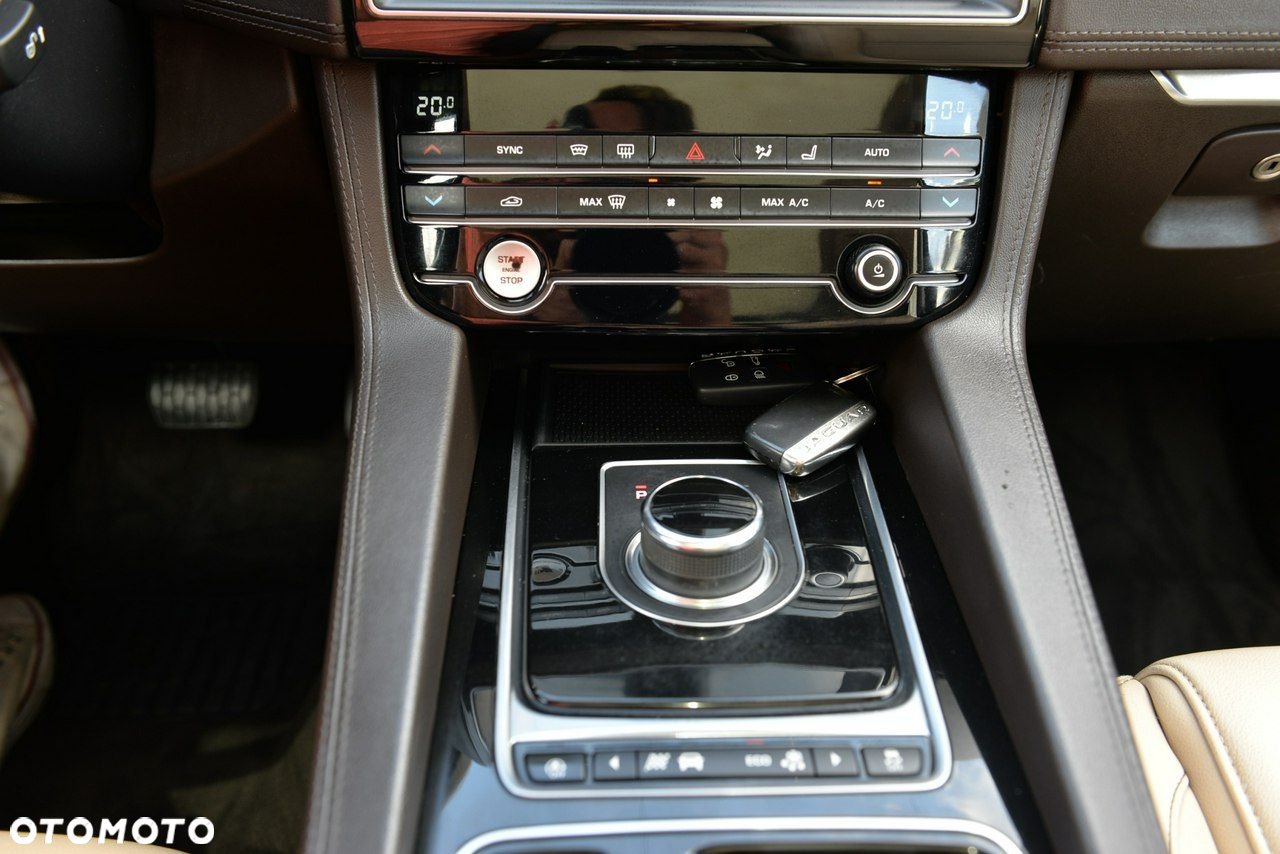 Jaguar F-Pace - 19