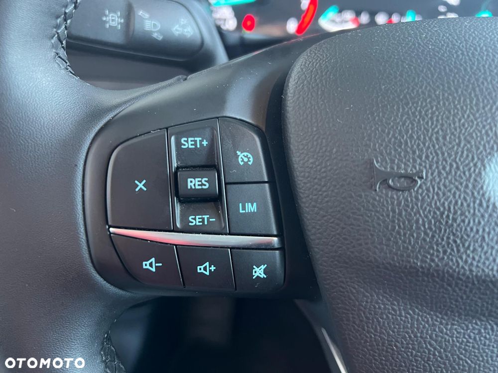 Ford Kuga 1.5 EcoBoost COOL&CONNECT - 28