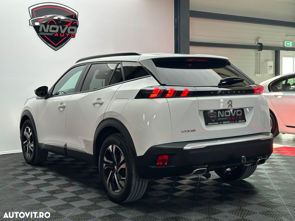 Peugeot 2008 PureTech 130 EAT8 Allure - 5