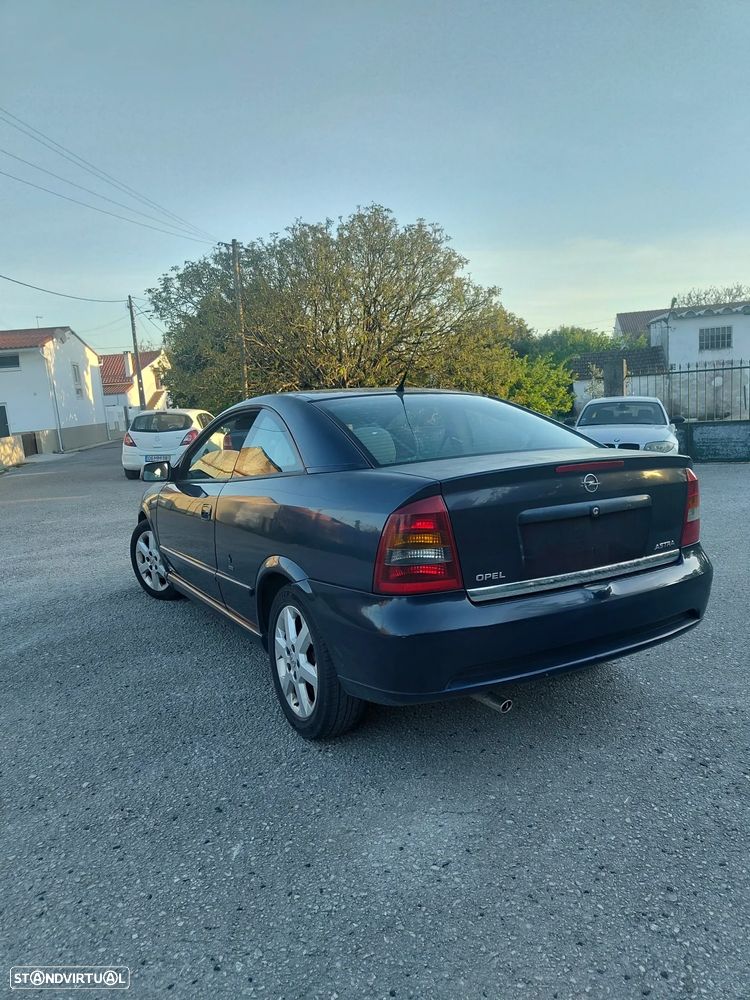 Opel Astra Coupe 1.8 16V - 2