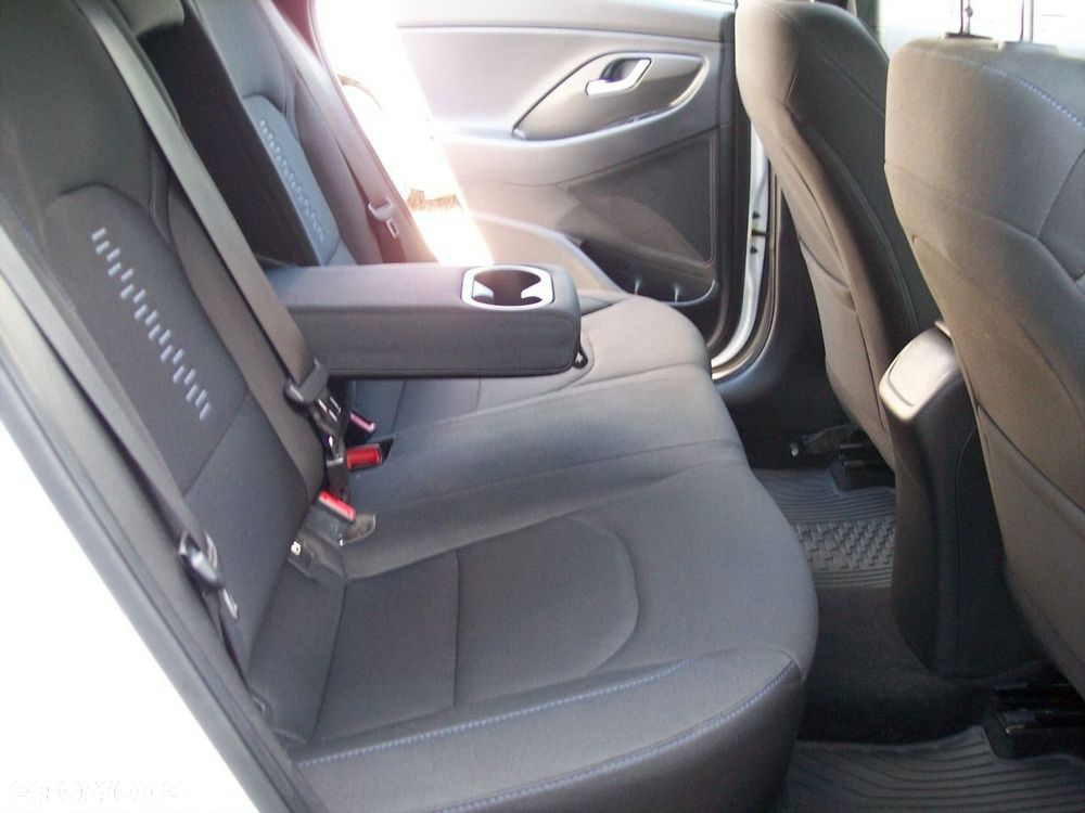 Hyundai i30 1.4 T-GDI GO Plus - 14
