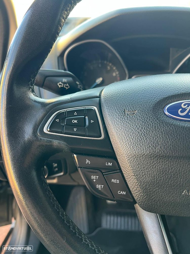 Ford Focus 1.0 SCTi Titanium - 6
