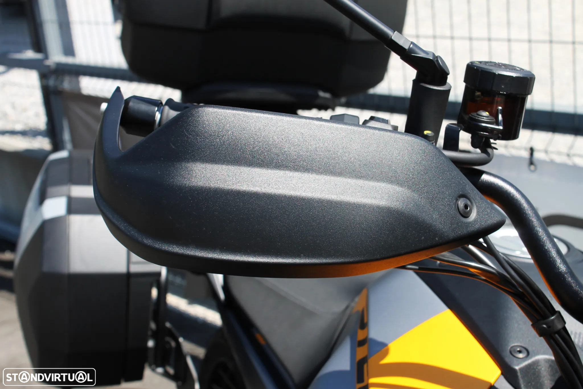 Moto Guzzi Stelvio 1000 - 17