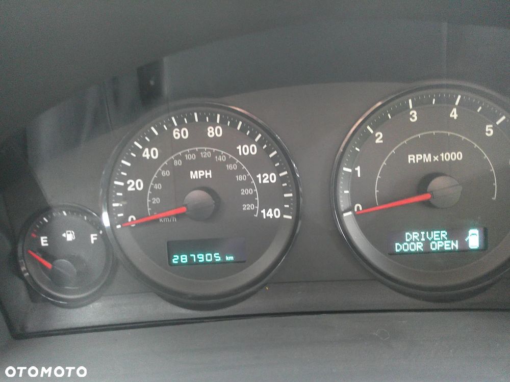Jeep Grand Cherokee - 27