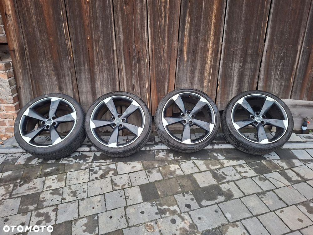 KOŁA FELGI AUDI RS Q3 RS 8U 8,5x20 ET36 8u0601025 OPONY 22R - 1