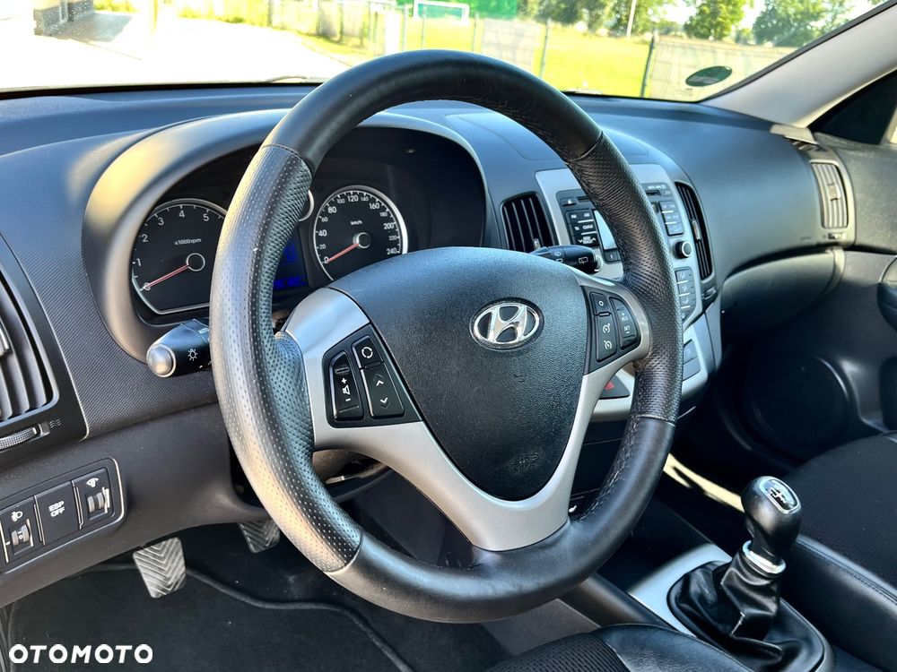 Hyundai i30 1.4 Team 08 - 26