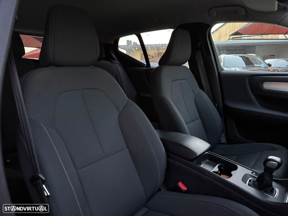 Volvo XC 40 1.5 T2 Momentum Plus - 8