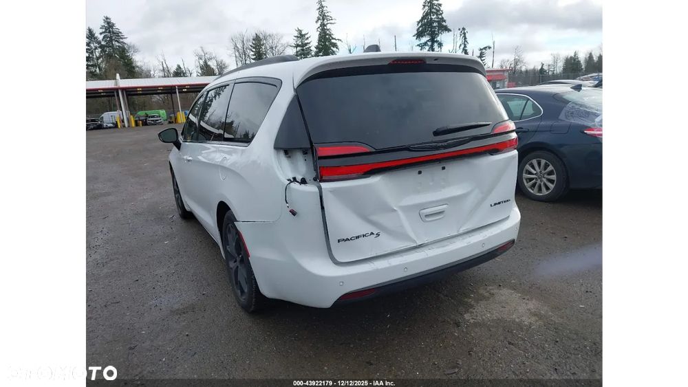 Chrysler Pacifica - 7