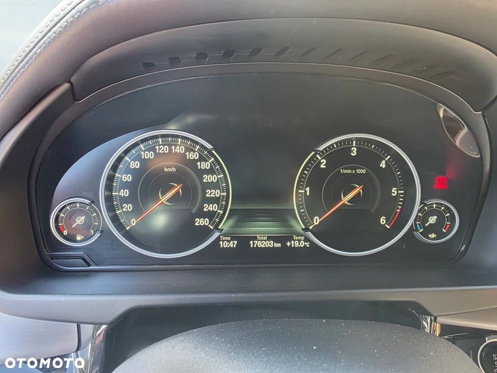 BMW X6 xDrive40d - 8