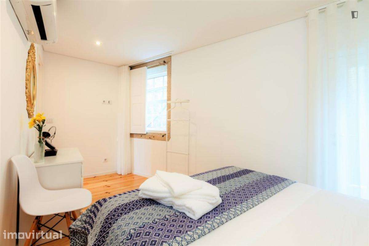 Apartamento com 1 quartos - localizado em Sé Porto - Grande imagem: 3/6