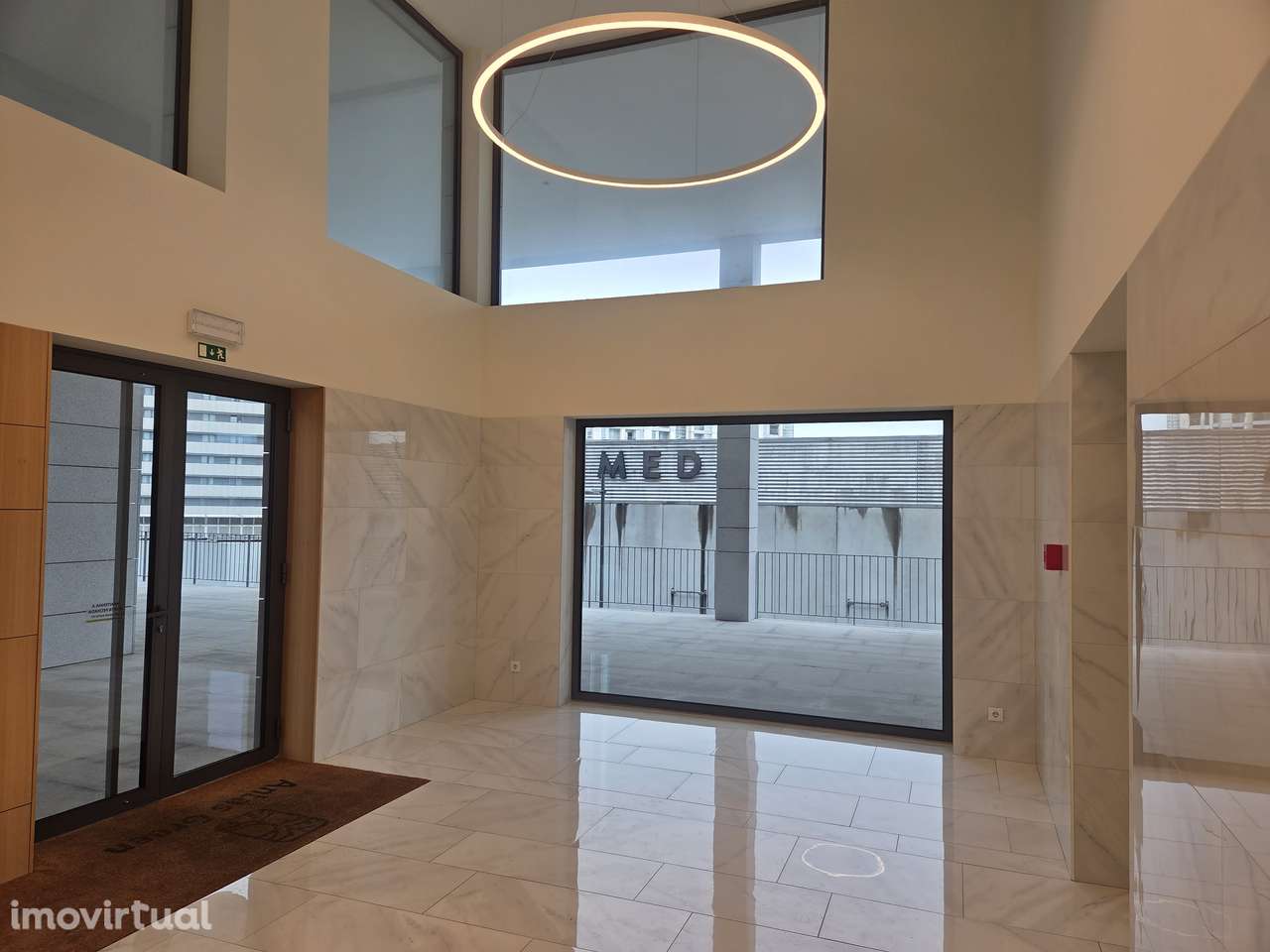 Arrenda-se apartamento T3 novo no condomínio Antas Green - Grande imagem: 4/37