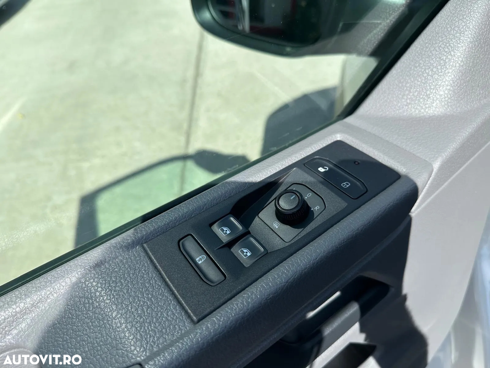 Volkswagen Transporter Sasiu CD T6.1 2.0 TDI 81 kW LR - 11