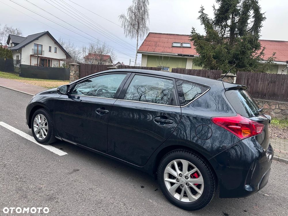 Toyota Auris 1.6 Premium - 3