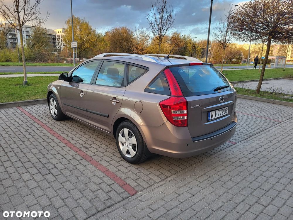Kia Ceed - 5