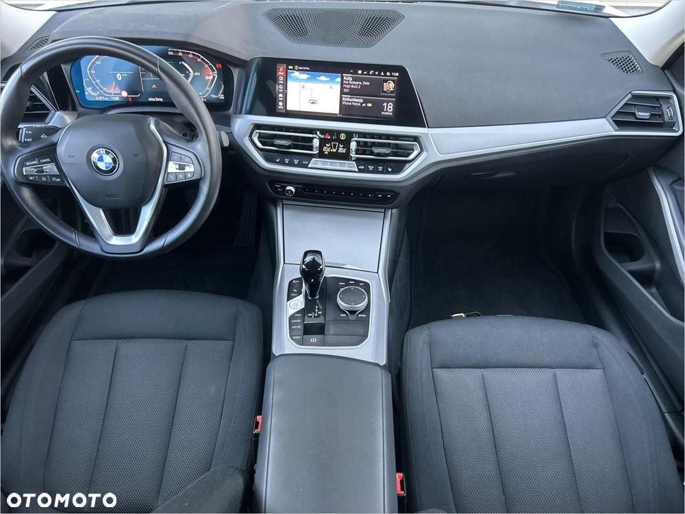 BMW Seria 3 318i Advantage - 19