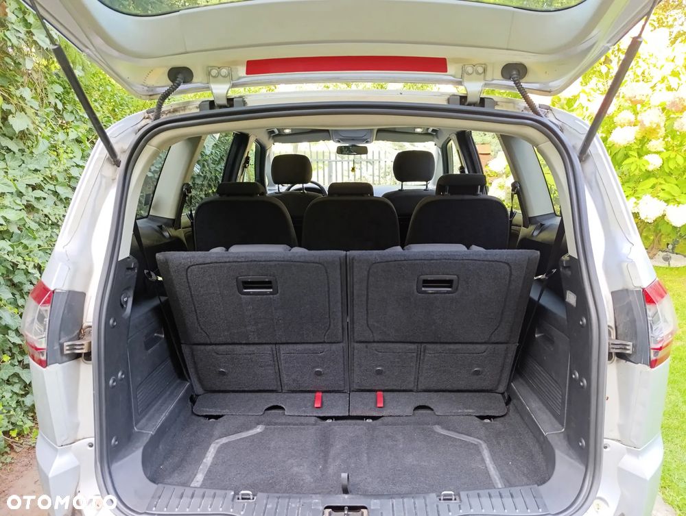 Ford S-Max - 11