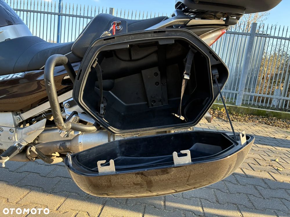 Yamaha FJR - 8