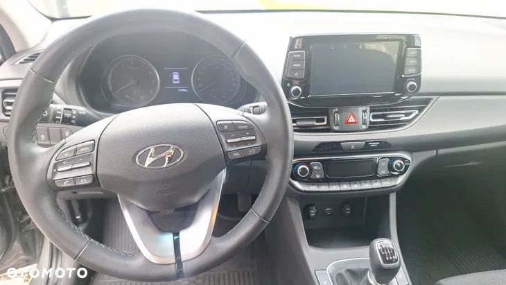 Hyundai i30 1.0 T-GDI Smart - 10